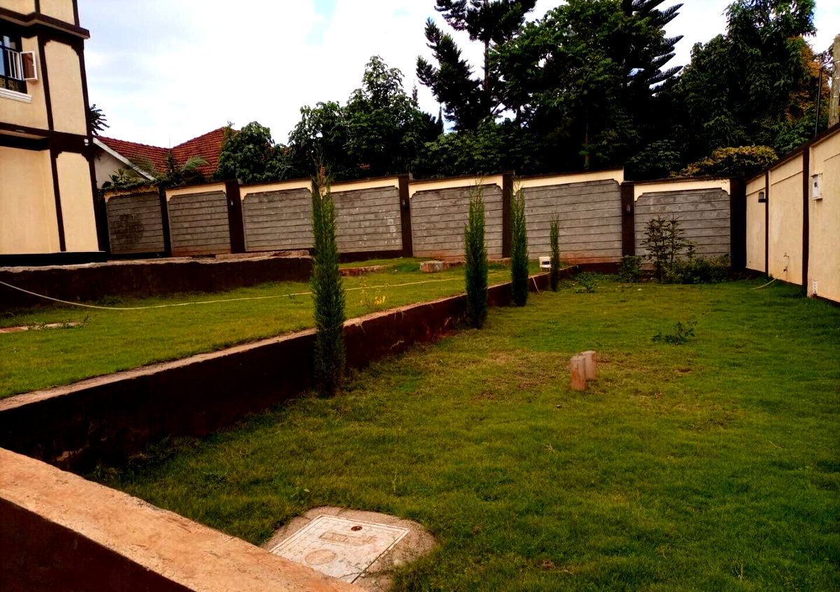 5BR All-Ensuite Townhouse with CCTV & Ready Title - Membley, Ruiru