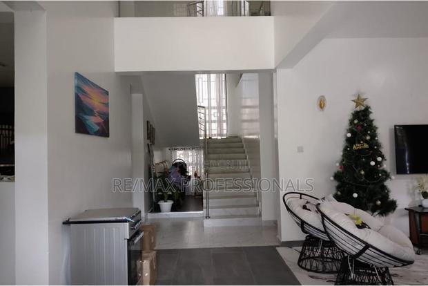 4bdrm Mansion in Gateway Mall Area for sale