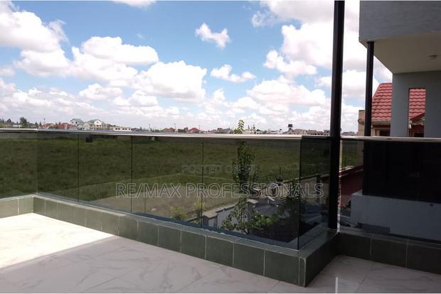 4bdrm Mansion in Gateway Mall Area for sale