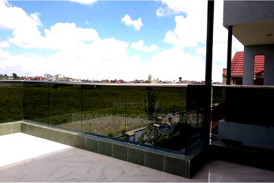 4bdrm Mansion in Gateway Mall Area for sale - Image 14