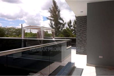 4bdrm Mansion in Gateway Mall Area for sale - Image 17