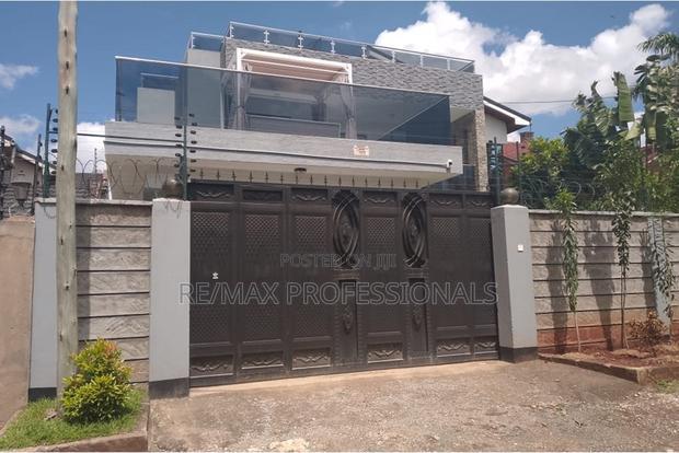 4bdrm Mansion in Gateway Mall Area for sale