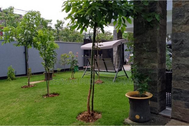 4bdrm Mansion in Gateway Mall Area for sale