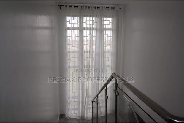 4bdrm Mansion in Gateway Mall Area for sale