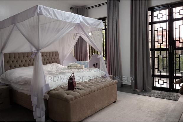 4bdrm Mansion in Gateway Mall Area for sale