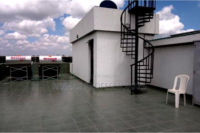 4bdrm Mansion in Gateway Mall Area for sale - Image 13