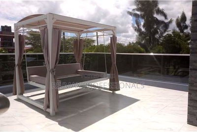 4bdrm Mansion in Gateway Mall Area for sale - Image 12