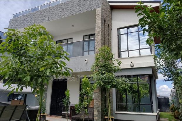 4bdrm Mansion in Gateway Mall Area for sale