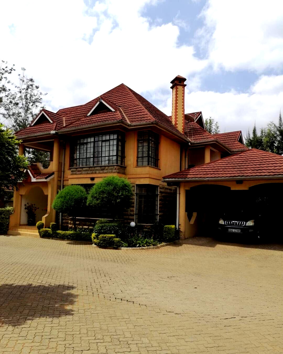 Executive 5-Bed Townhouse with DSQ in Gated Lavington