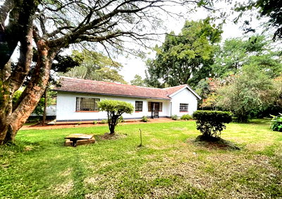 3BR Bungalow with Garden on 3/4 Acre