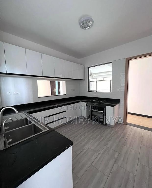 3bdrm Apartment in Valley Arcade, Lavington for sale