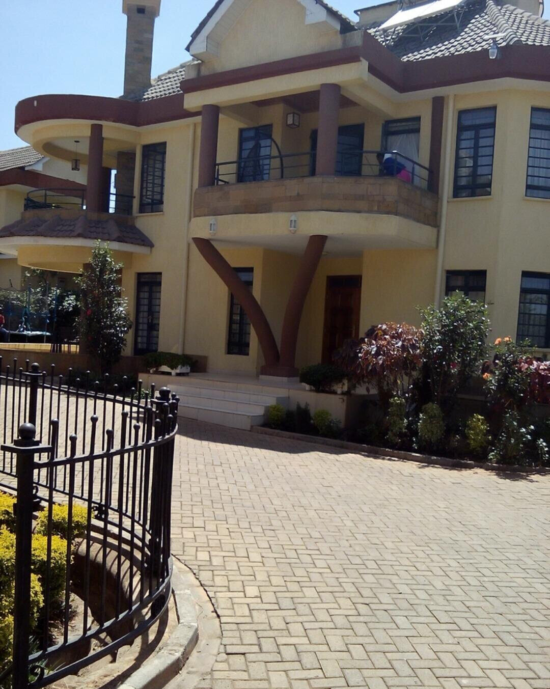 5-Ensuite Townhouse with Study & Family Room - Lavington