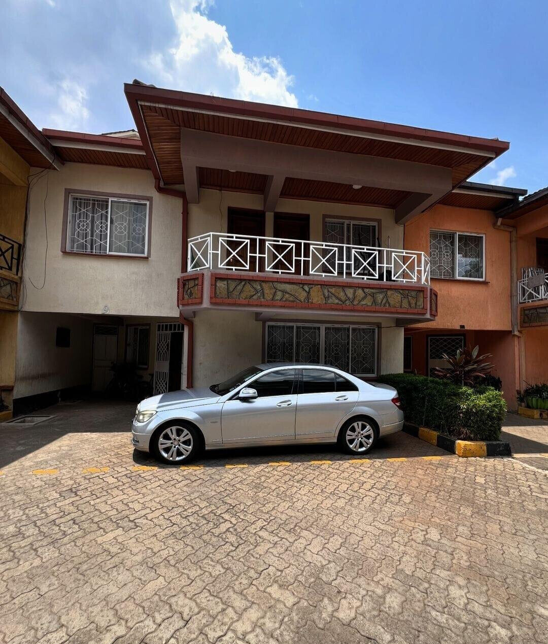 4-Ensuite Townhouse Steps from Valley Arcade - Lavington
