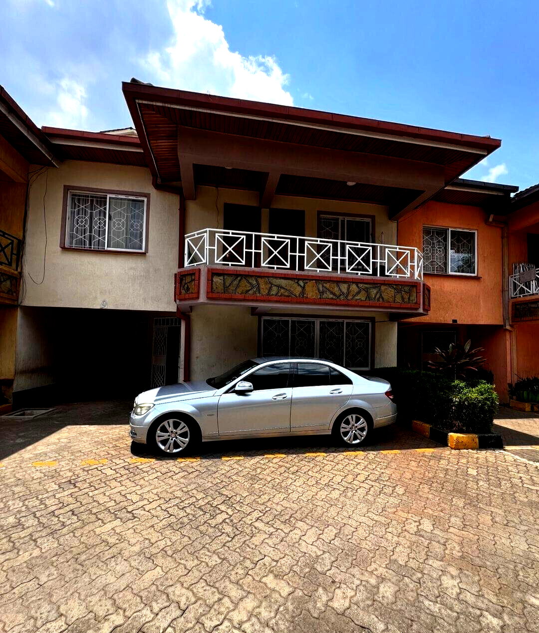 4-Ensuite Townhouse Steps from Valley Arcade - Lavington