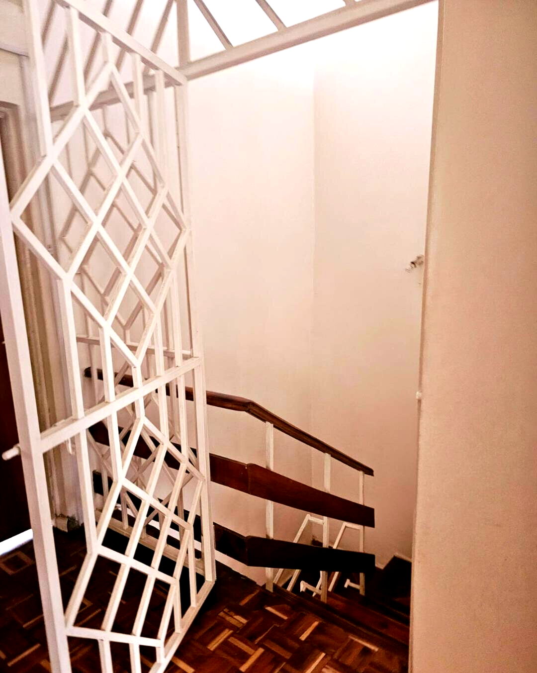 4BR Townhouse with DSQ in Secluded 33-Unit Estate - Lavington