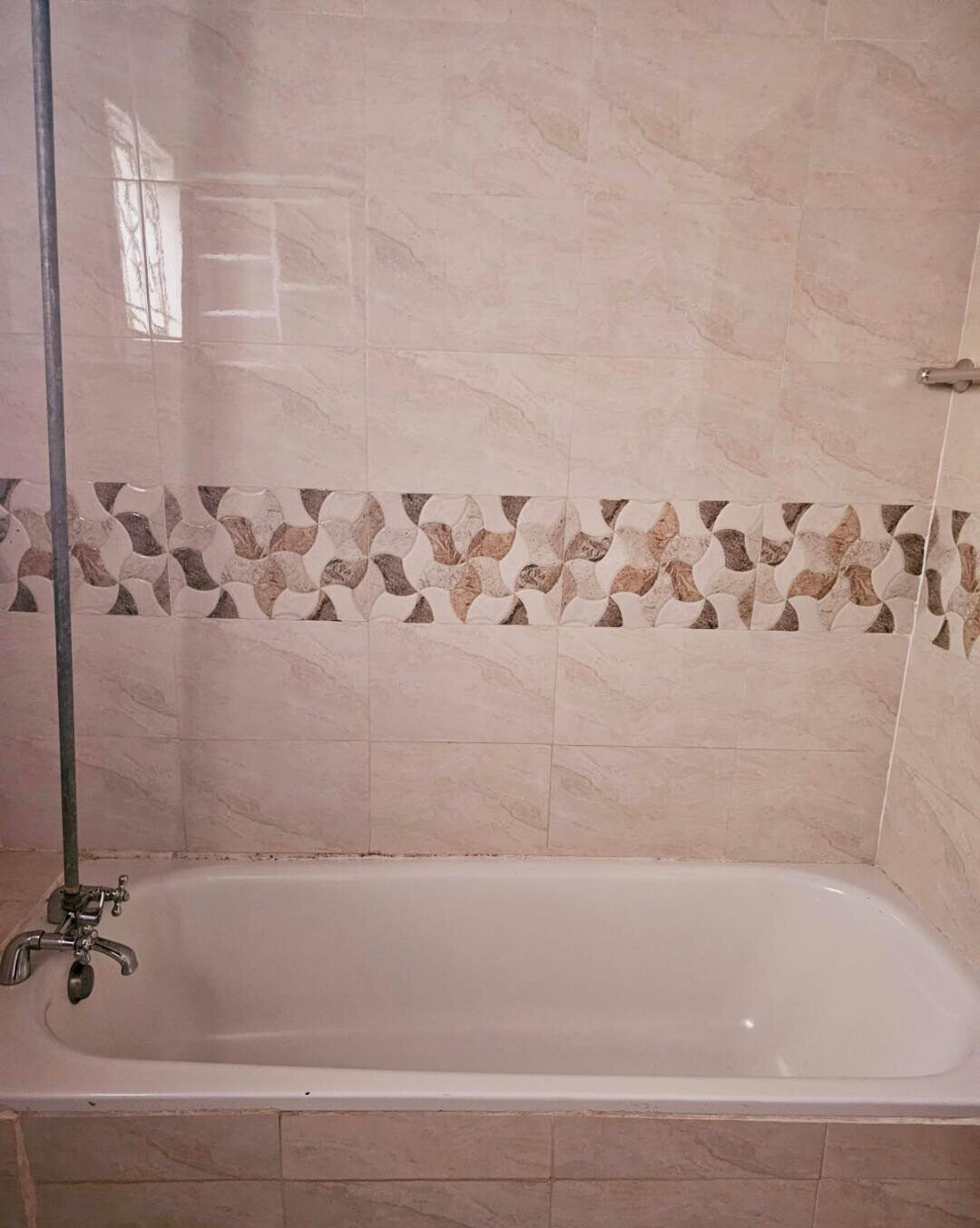 4BR Townhouse with DSQ in Secluded 33-Unit Estate - Lavington