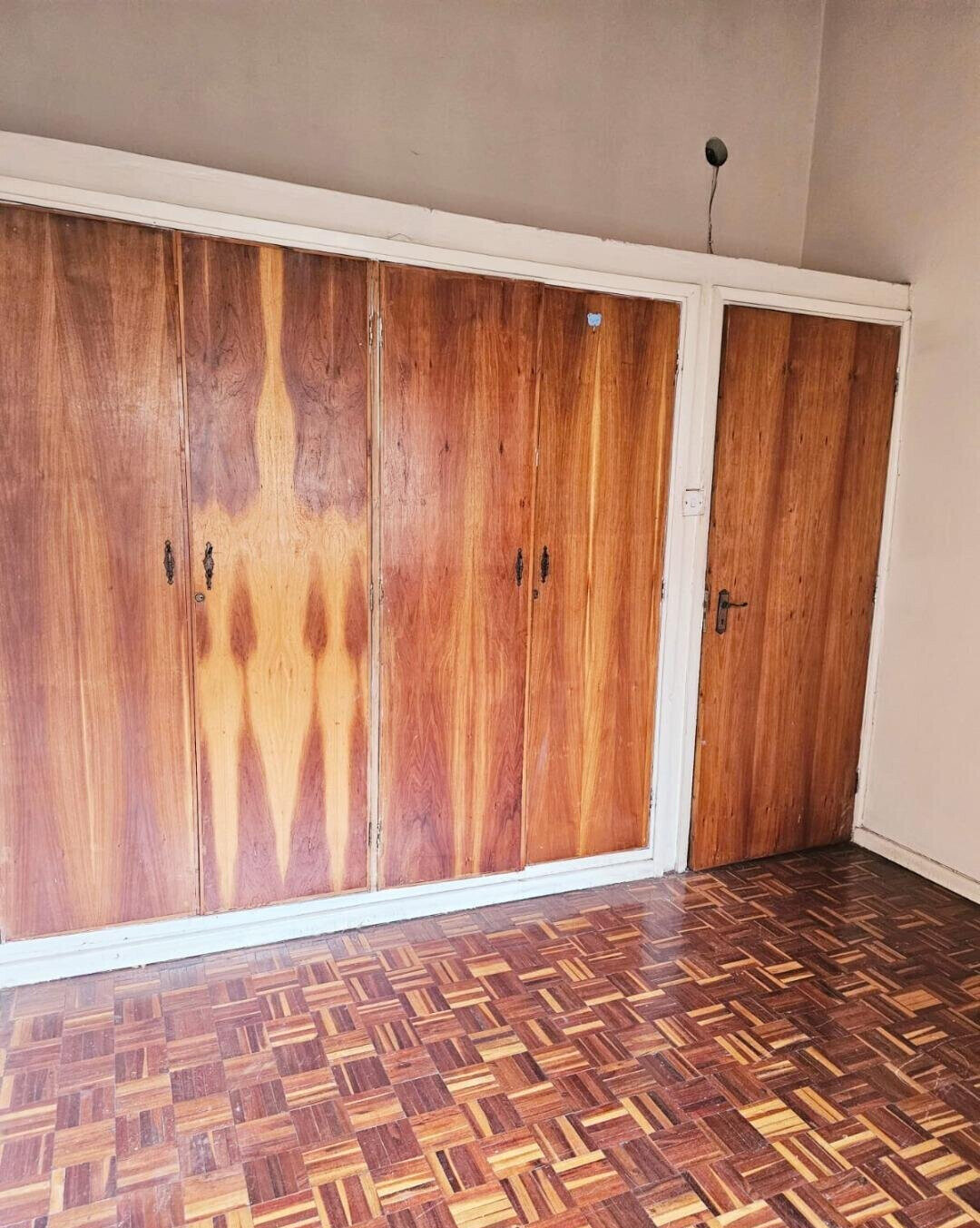 4BR Townhouse with DSQ in Secluded 33-Unit Estate - Lavington