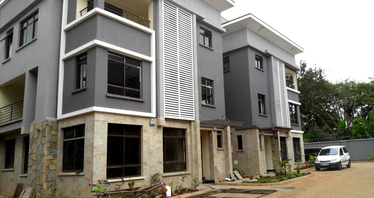 5-Ensuite Townhouse with Fireplace & Rooftop Terrace - Lavington