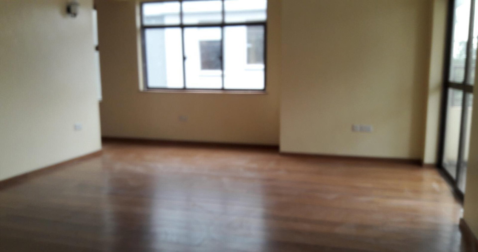 5-Ensuite Townhouse with Fireplace & Rooftop Terrace - Lavington