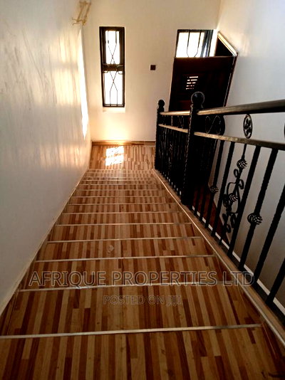 4bdrm Mansion in Thome for rent - Image 12