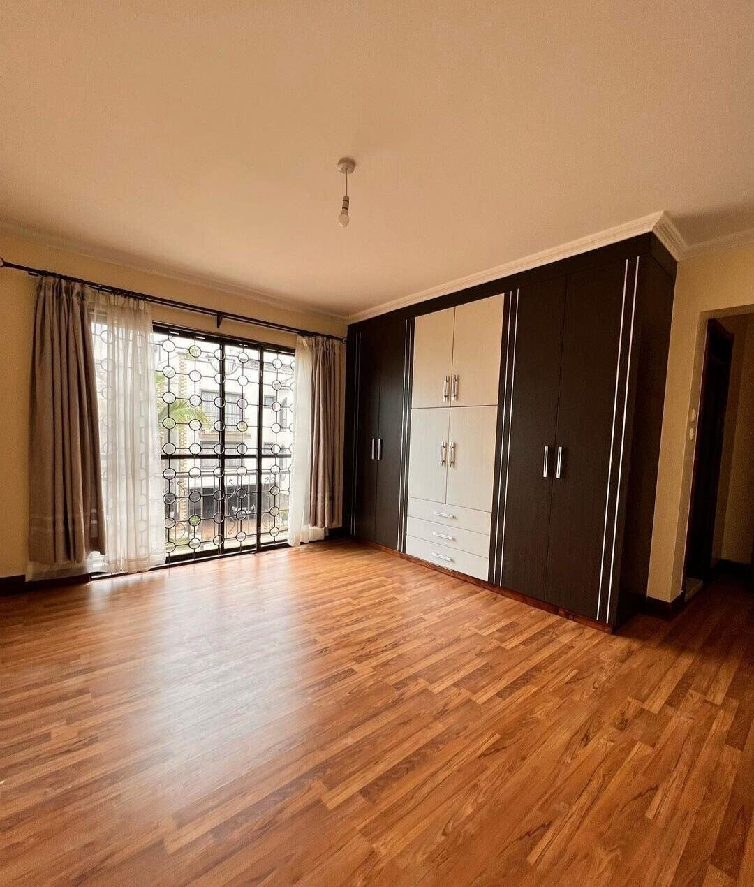 5-Ensuite Townhouse with Terrace & Pool - Grevillea Grove, Westlands