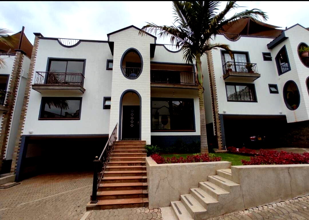 5-Ensuite Townhouse with Terrace & Pool - Grevillea Grove, Westlands