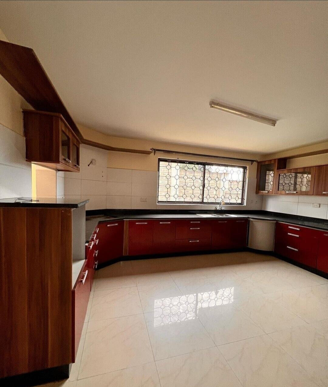 5-Ensuite Townhouse with Terrace & Pool - Grevillea Grove, Westlands