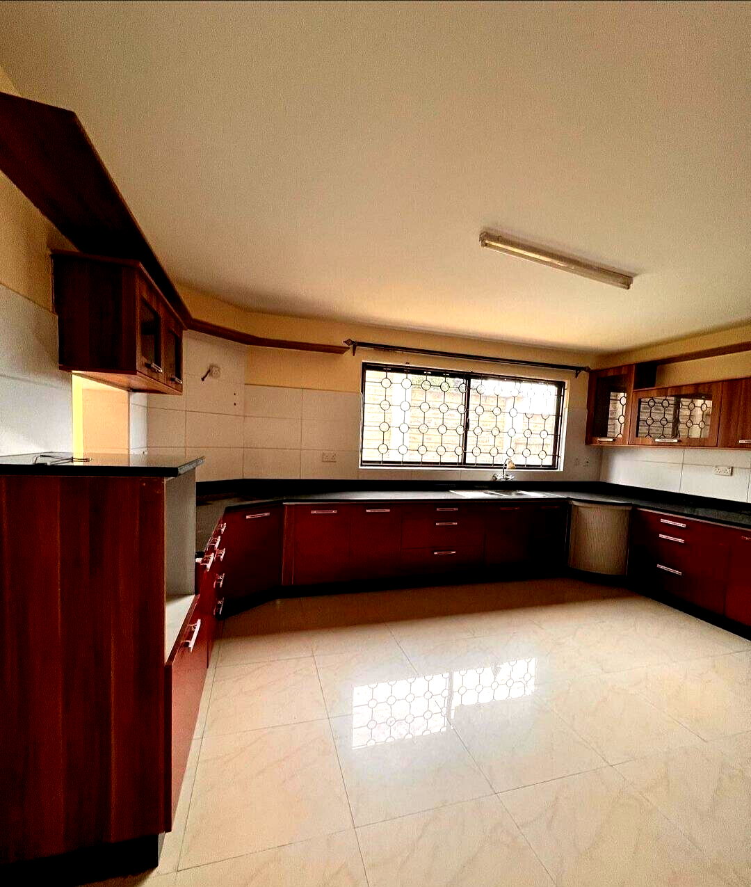5-Ensuite Townhouse with Terrace & Pool - Grevillea Grove, Westlands