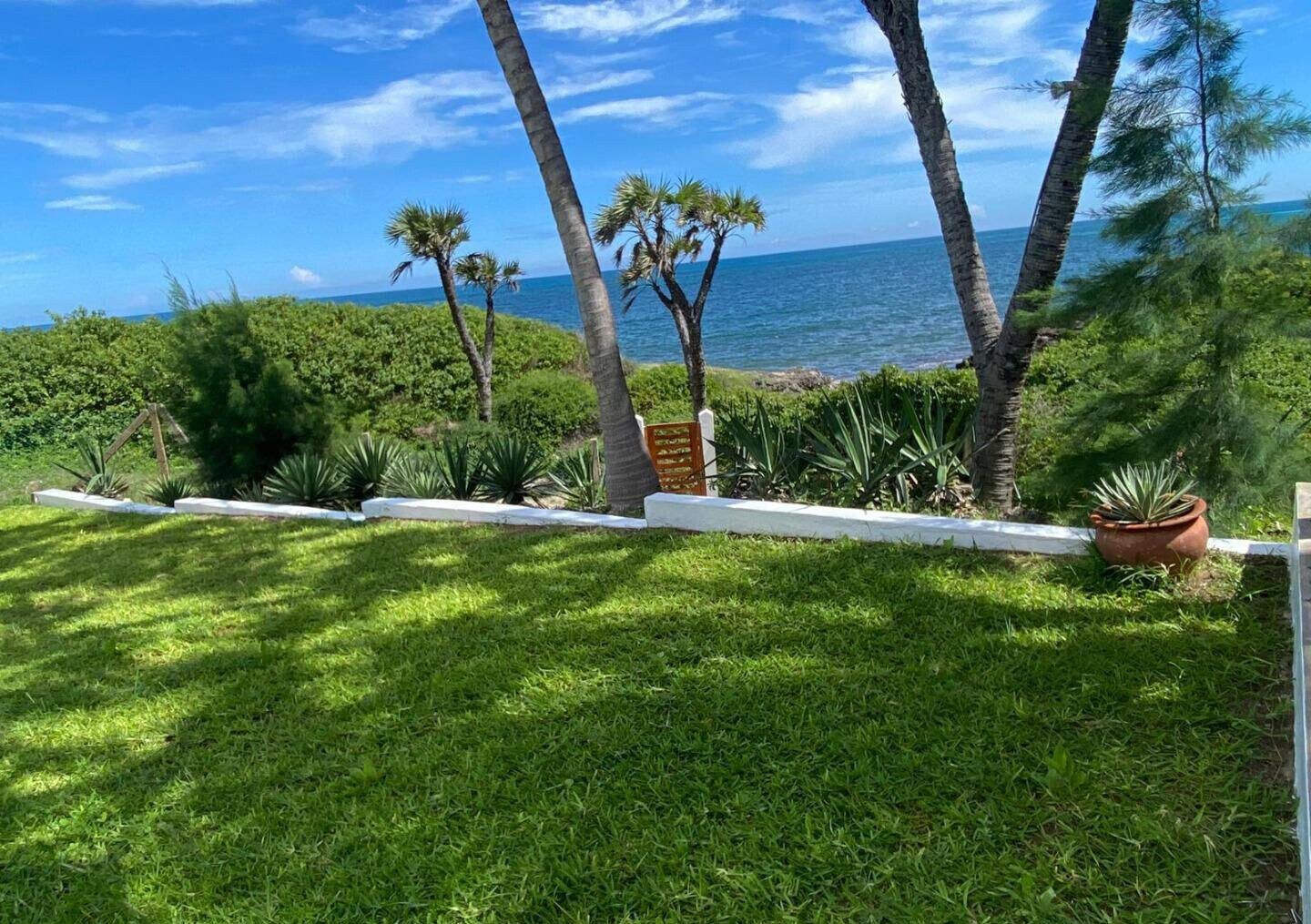 1.8-Acre Beachfront Townhouse with Guest Wing – Malindi