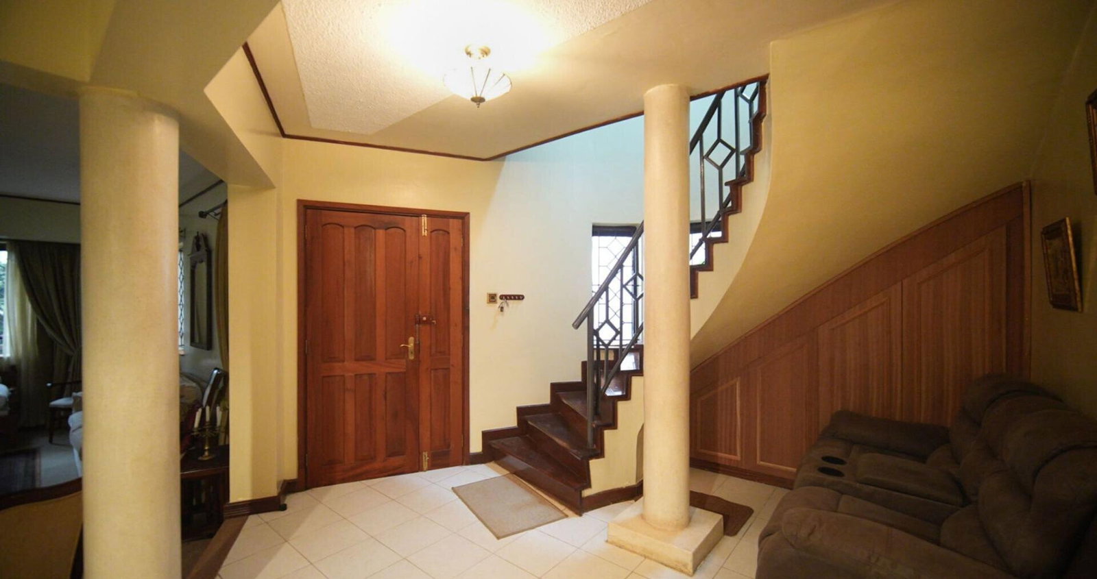 4BR Townhouse with DSQ & Private Garden - Spring Valley