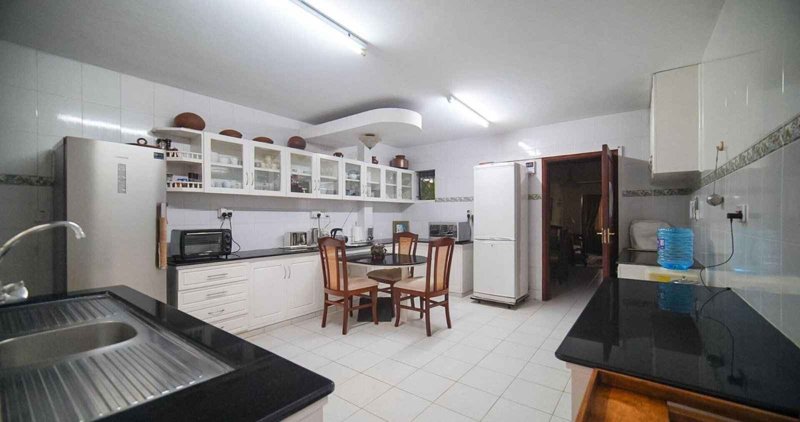 4BR Townhouse with DSQ & Private Garden - Spring Valley