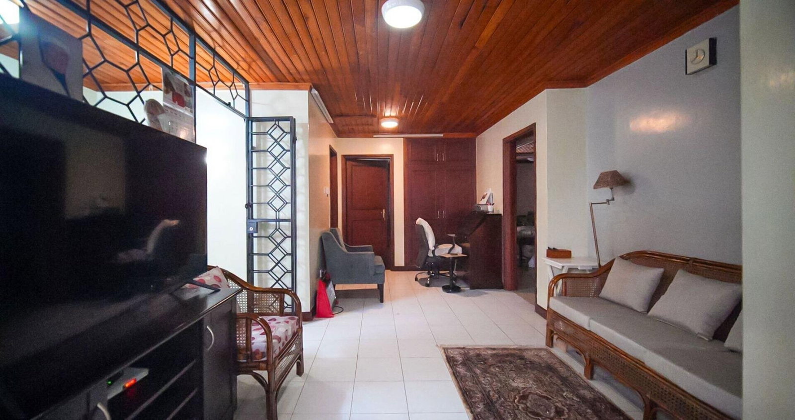 4BR Townhouse with DSQ & Private Garden - Spring Valley