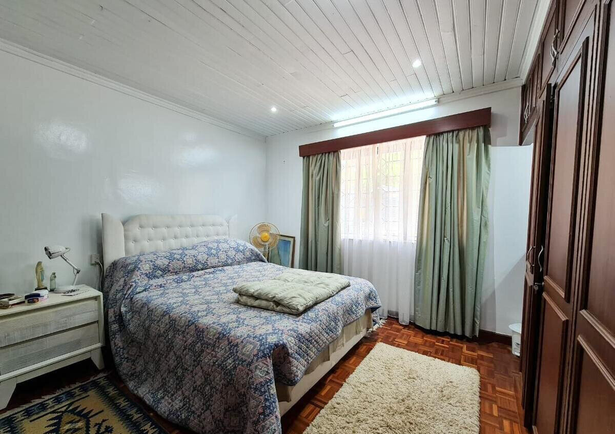 4BR Townhouse with DSQ & Private Garden - Spring Valley
