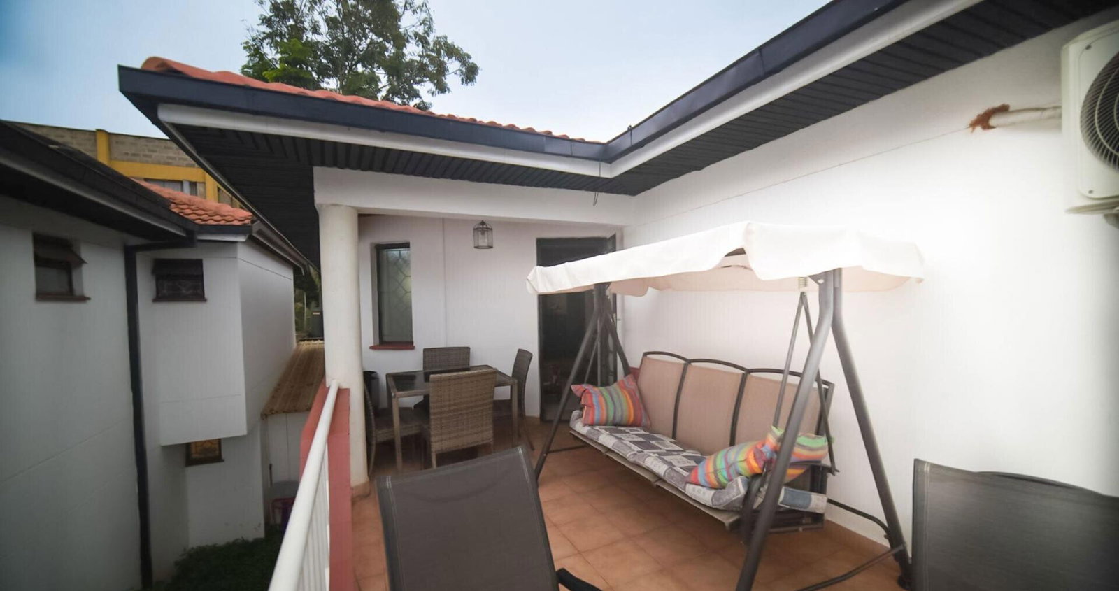 4BR Townhouse with DSQ & Private Garden - Spring Valley
