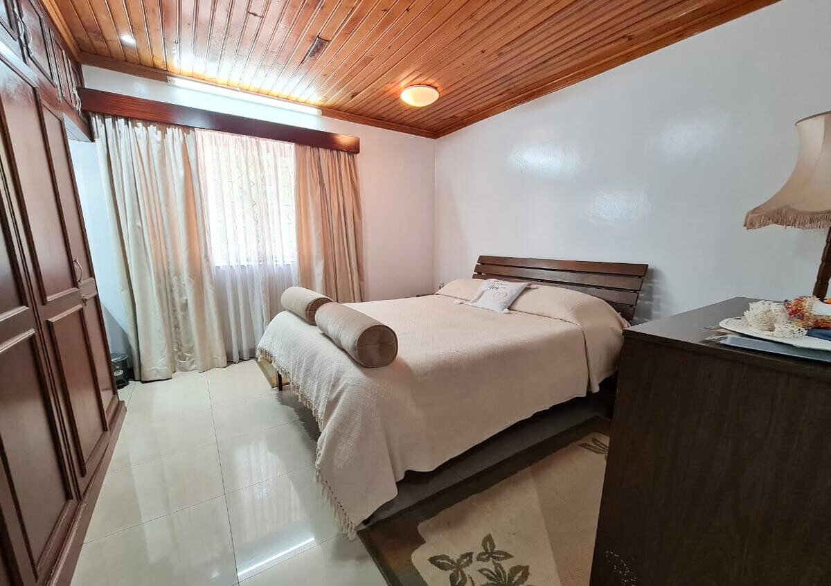 4BR Townhouse with DSQ & Private Garden - Spring Valley