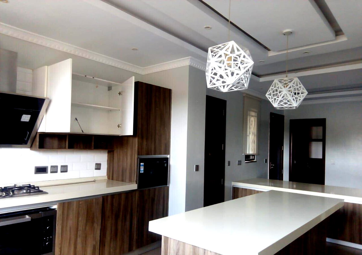 5-Ensuite Townhouse with Modern Kitchen & Ample Parking - Valley Arcade