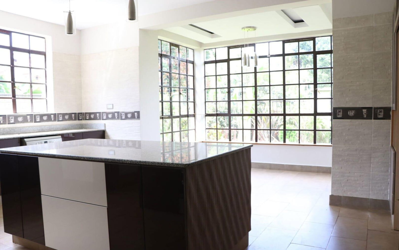 1/2 Acre 5BR Haven at KSh 580K
