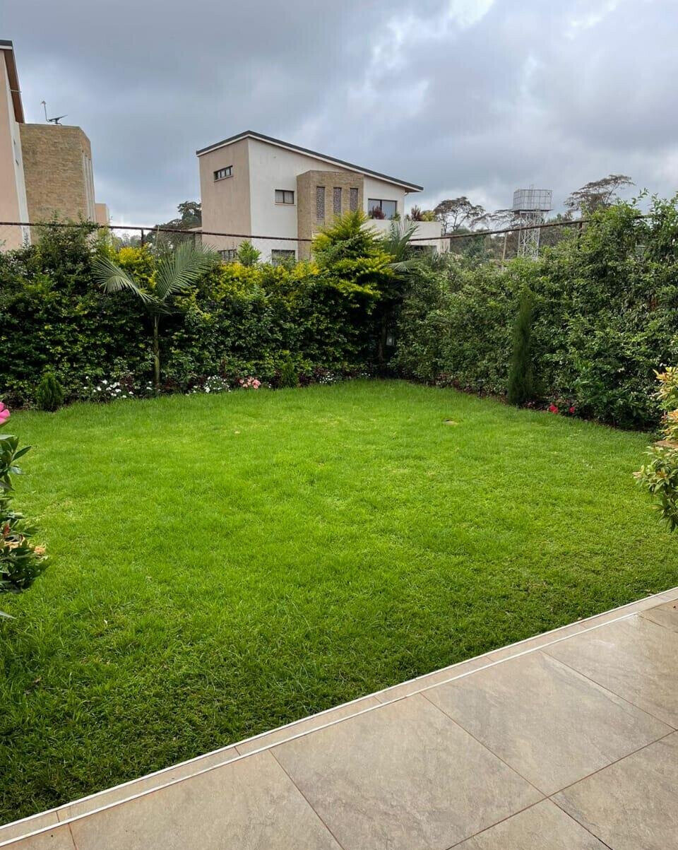 4BR Townhouse with Indoor-Outdoor Flow - UN Blue Zone, Runda