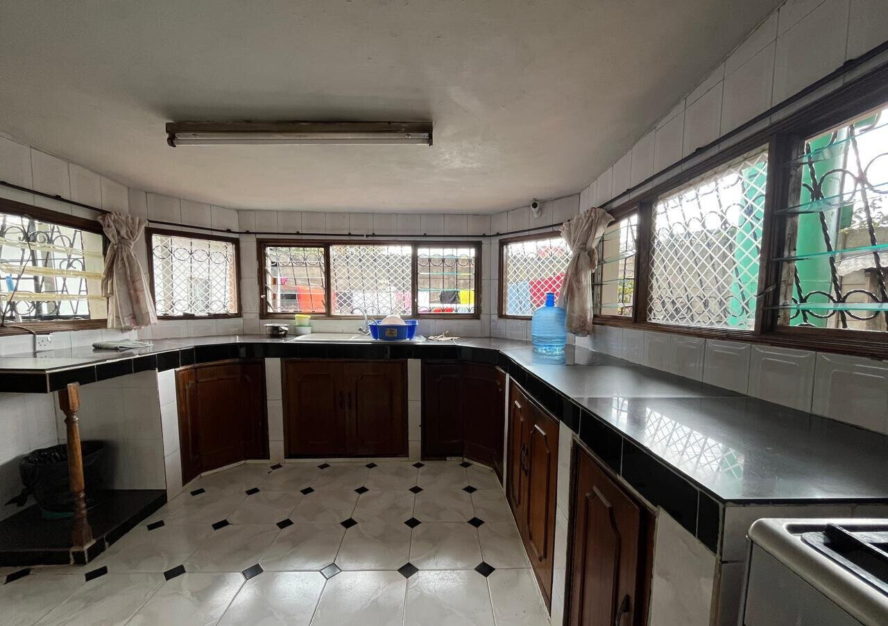 4-Bedroom Corner Townhouse with Billboard Potential - BuruBuru
