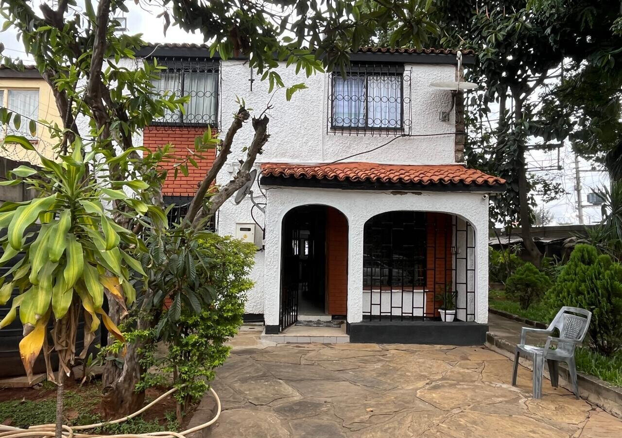 4-Bedroom Corner Townhouse with Billboard Potential - BuruBuru
