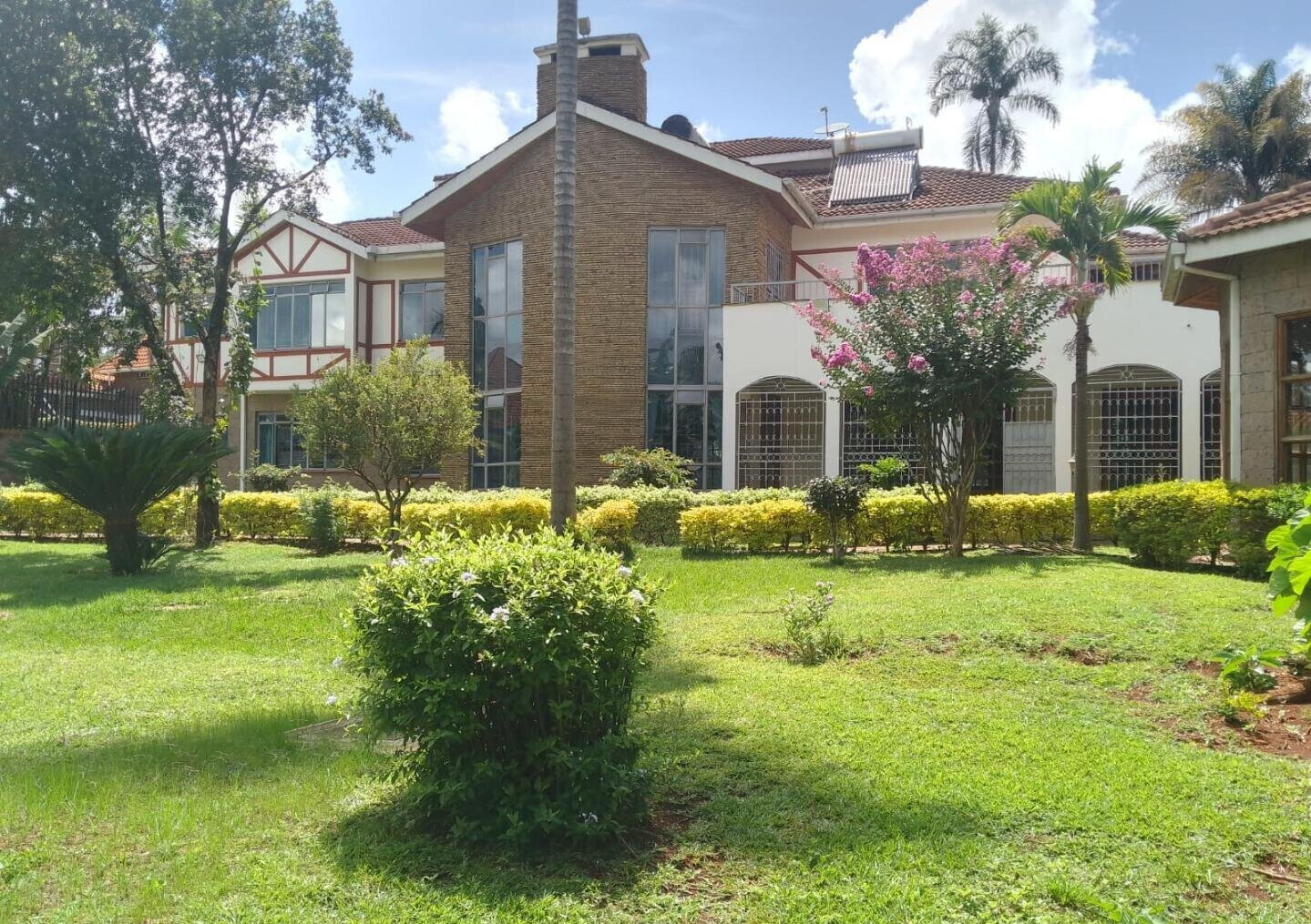 1/2 Acre Mansion in Runda at KSh 650K