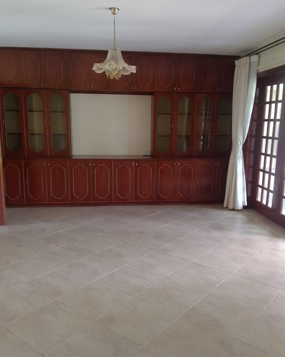 1/2 Acre Mansion in Runda at KSh 650K