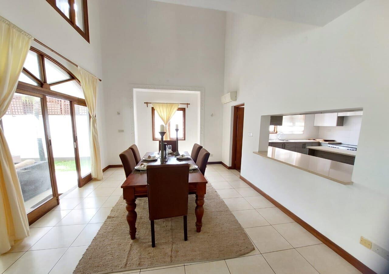 4BR All-Ensuite Villa with Rooftop Kitchenette & Pool - Nyali