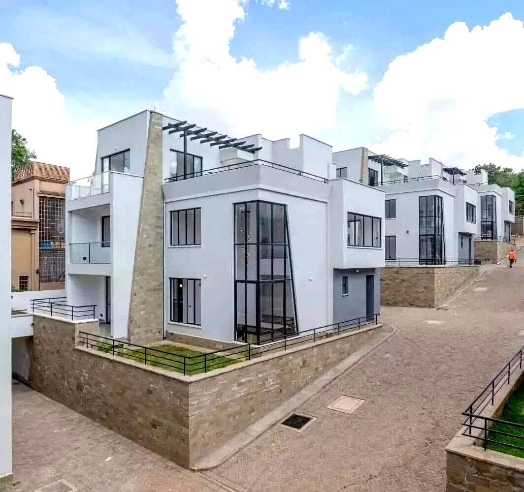 Newly Built 5-Bedroom Townhouse with Rooftop Terrace - Lavington