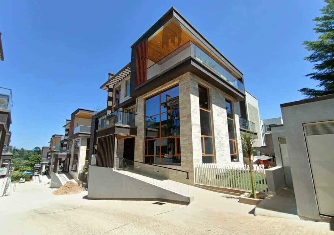 6-Ensuite Smart Villa with Lift & Home Office - Lavington