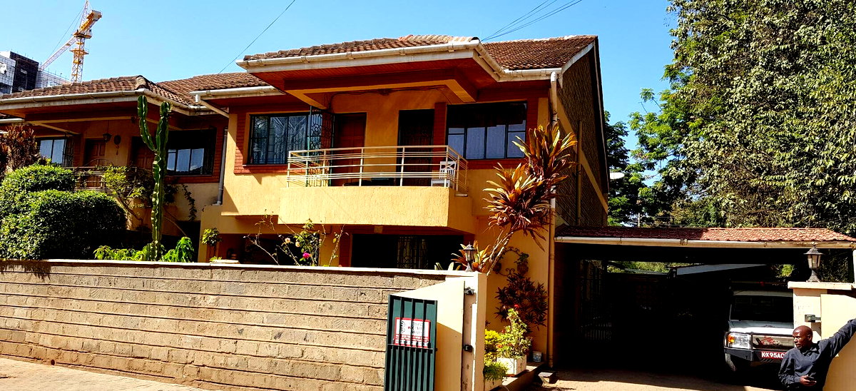 5-Ensuite Townhouse with Fireplace & Staff Quarters - Lavington