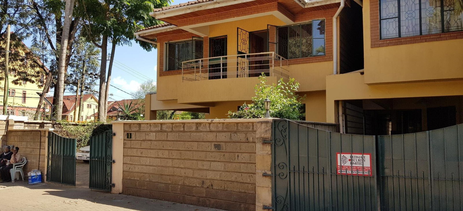 5-Ensuite Townhouse with Fireplace & Staff Quarters - Lavington