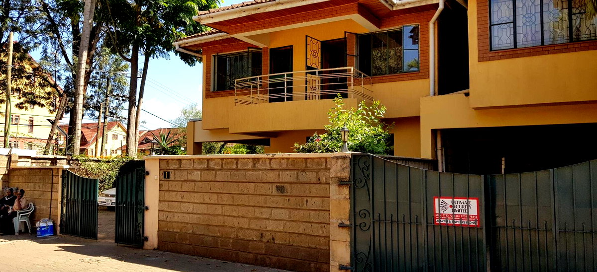 5-Ensuite Townhouse with Fireplace & Staff Quarters - Lavington
