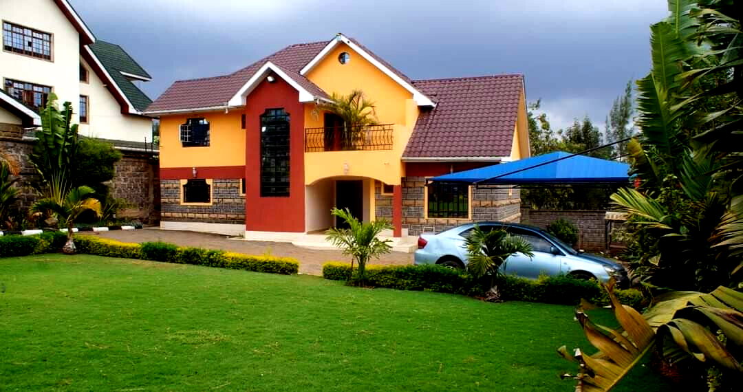 4BR All-Ensuite Townhouse with Office & Family Room – Kerarapon