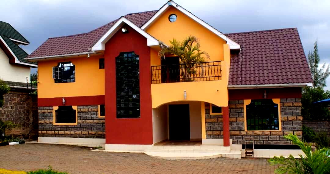 4BR All-Ensuite Townhouse with Office & Family Room – Kerarapon